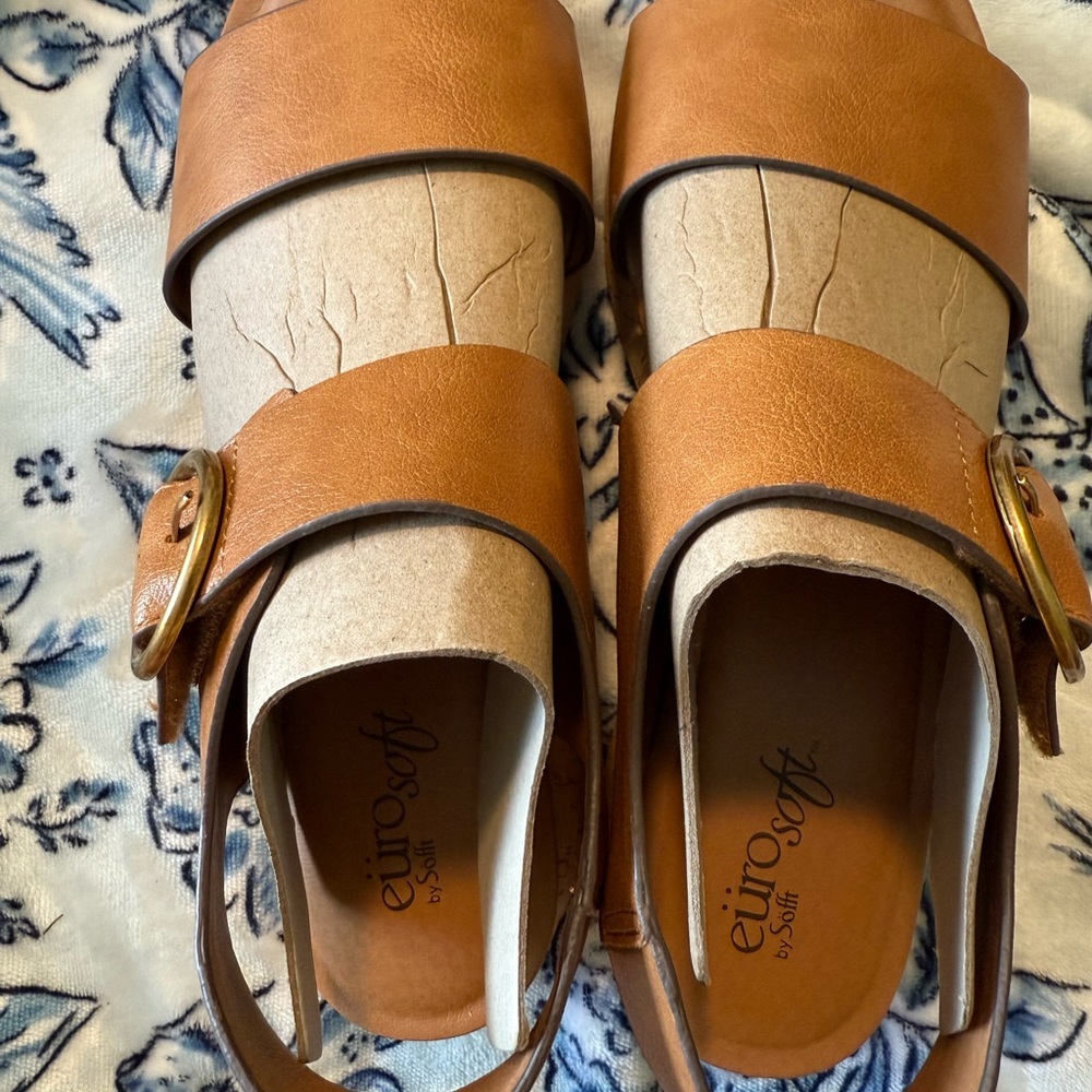 Tan Leather Sandals with Classic Slip-On Design